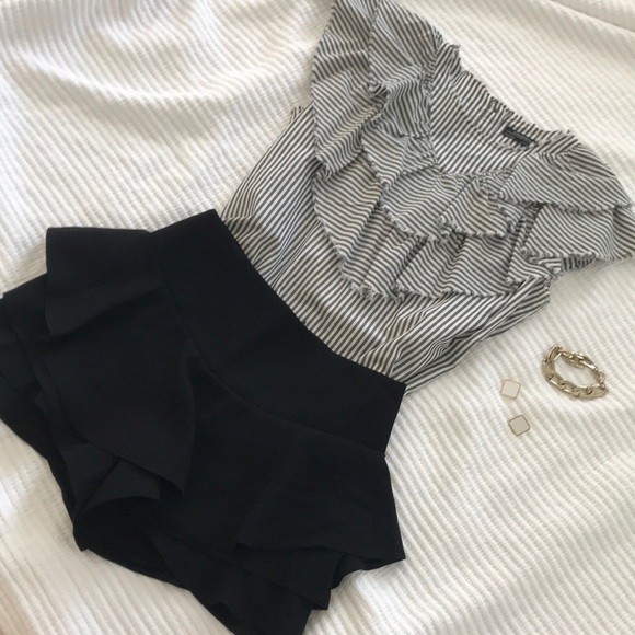 Zara Ruffled Blowse with White and Grey Stripes - Picture 4 of 6